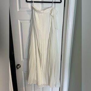 Pleated Maxi Skirt with bow